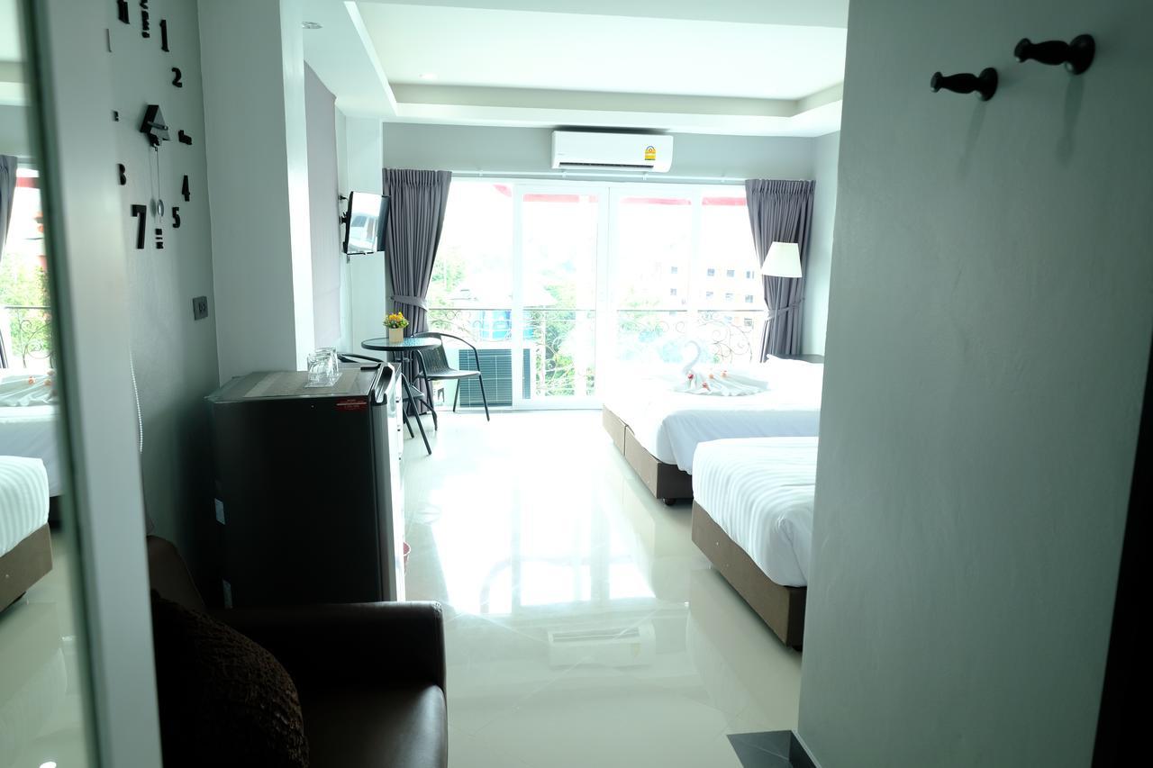 Hotel The Tung Pattaya Esterno foto