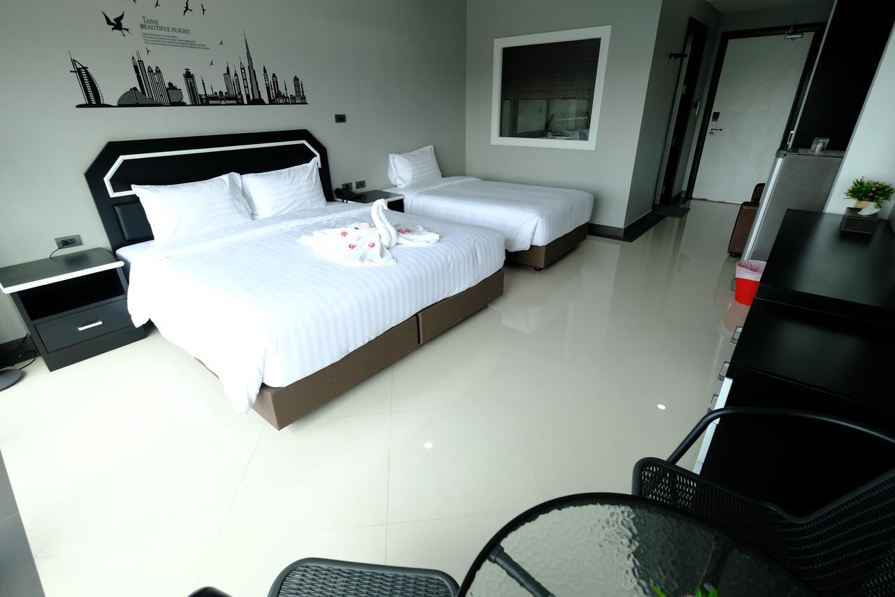 Hotel The Tung Pattaya Esterno foto